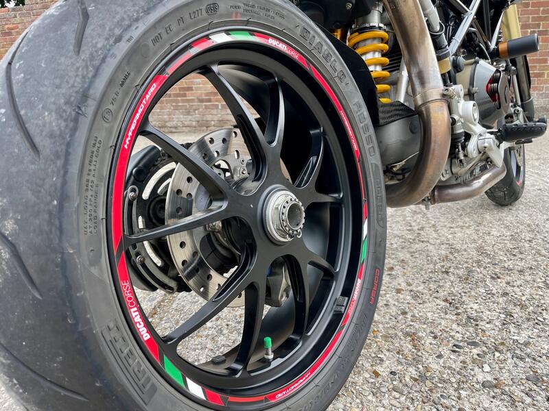 DUCATI Hypermotard