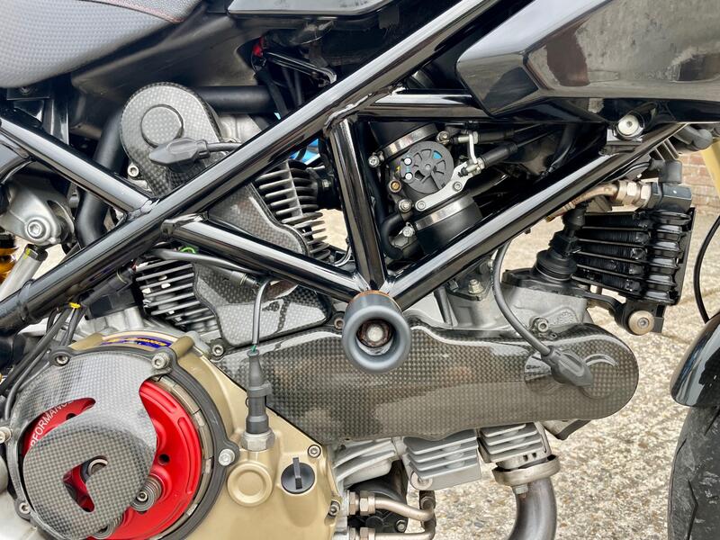 DUCATI Hypermotard