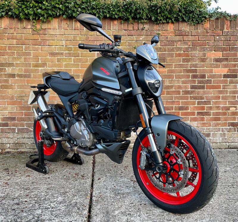 DUCATI Monster