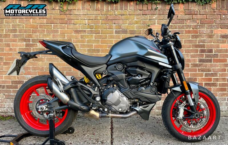 DUCATI Monster