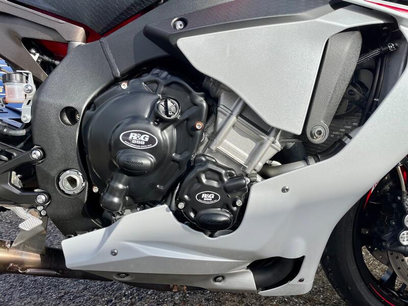 YAMAHA R1