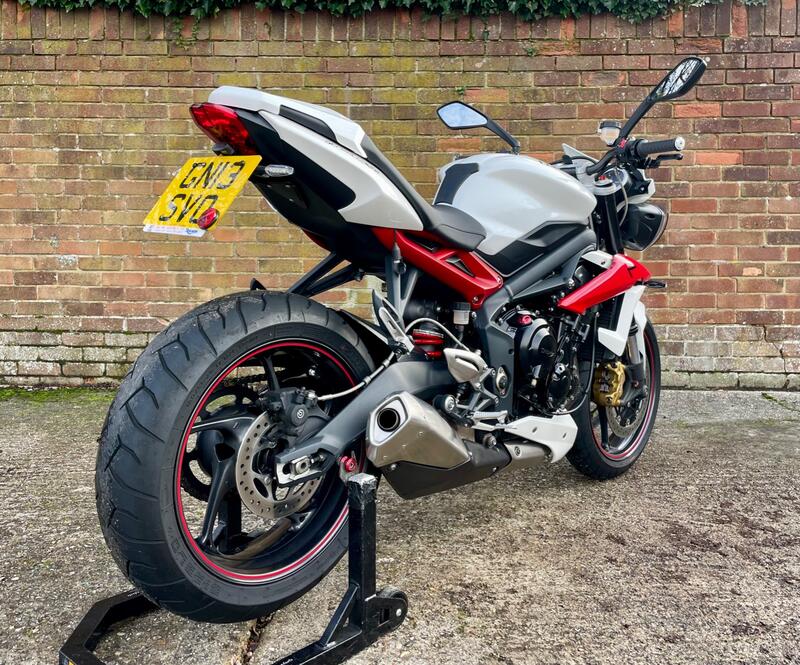 TRIUMPH STREET TRIPLE 765
