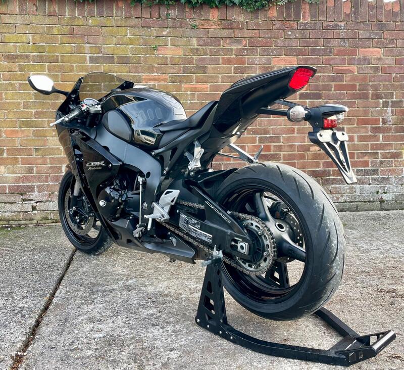 HONDA CBR1000RR Fireblade