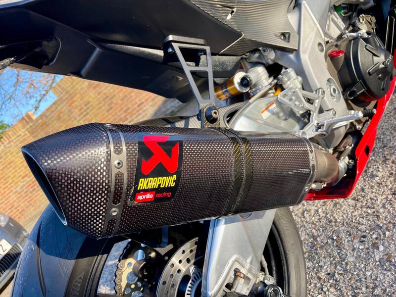 APRILIA RSV4
