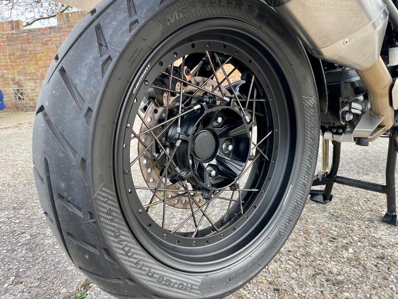 TRIUMPH TIGER 1200
