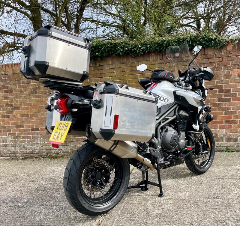 TRIUMPH TIGER 1200