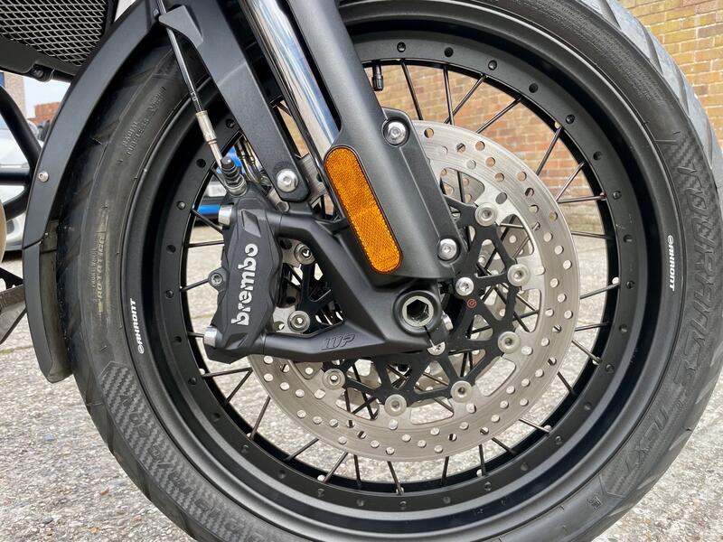 TRIUMPH TIGER 1200