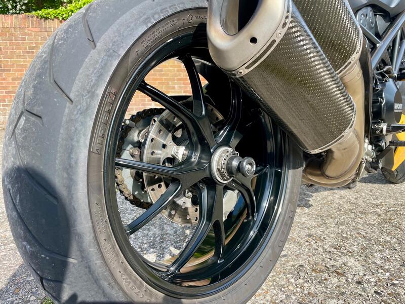 DUCATI 848