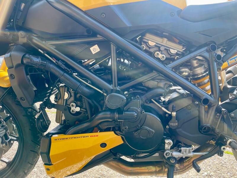 DUCATI 848