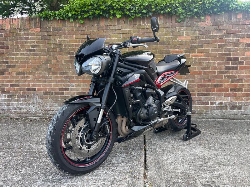 View TRIUMPH STREET TRIPLE 765 R