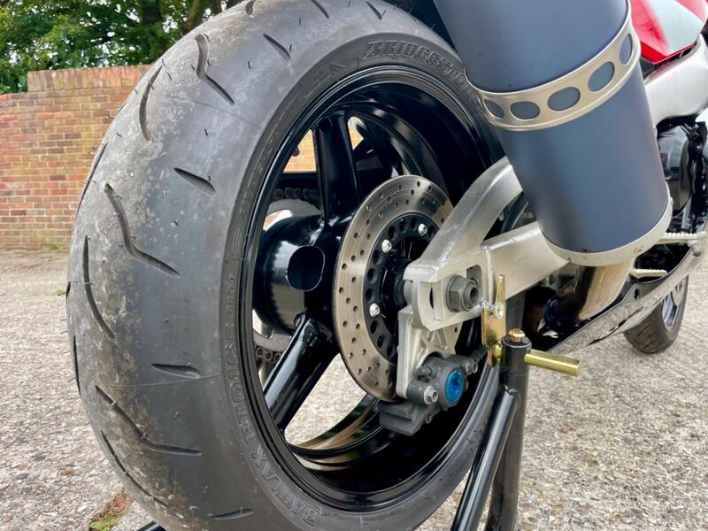 YAMAHA R1