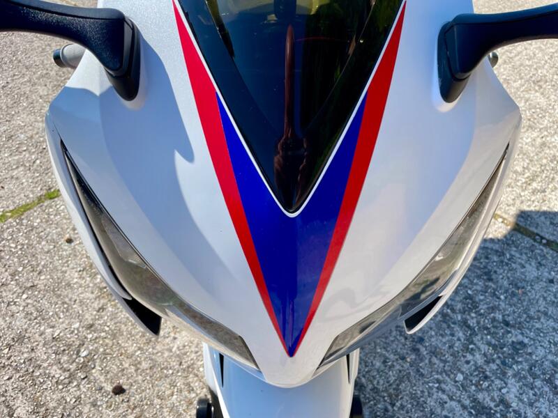 HONDA CBR1000RR Fireblade