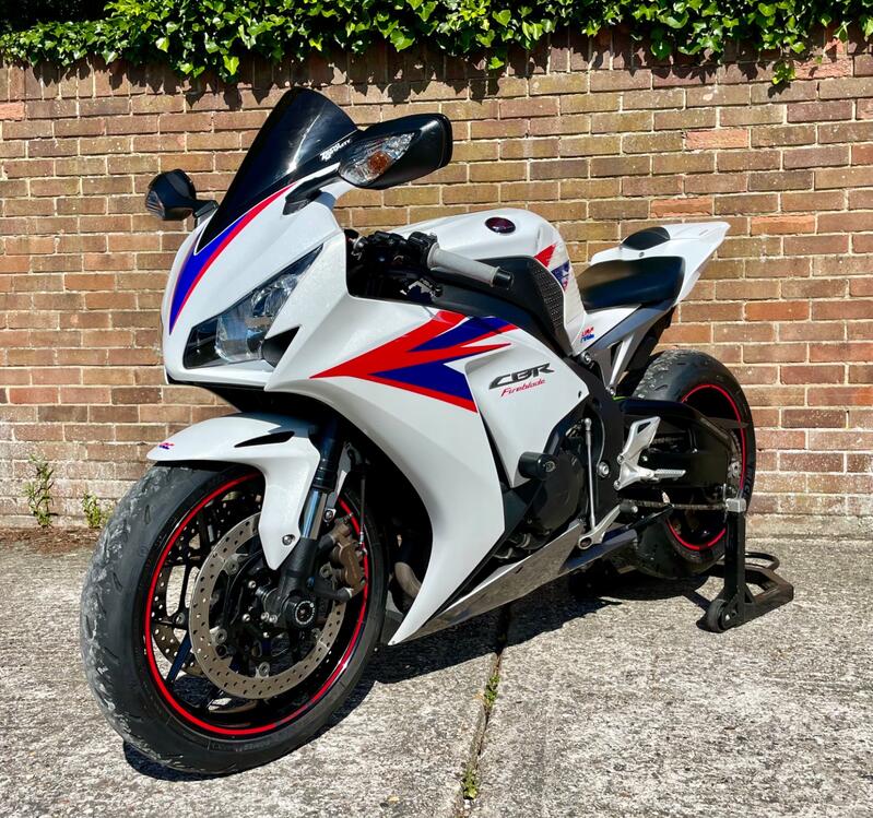 HONDA CBR1000RR Fireblade
