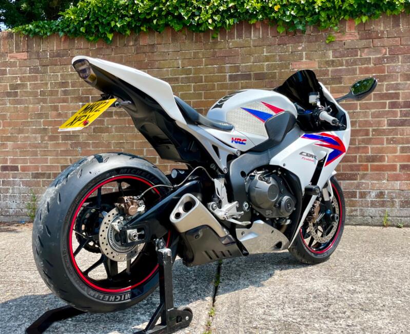 HONDA CBR1000RR Fireblade