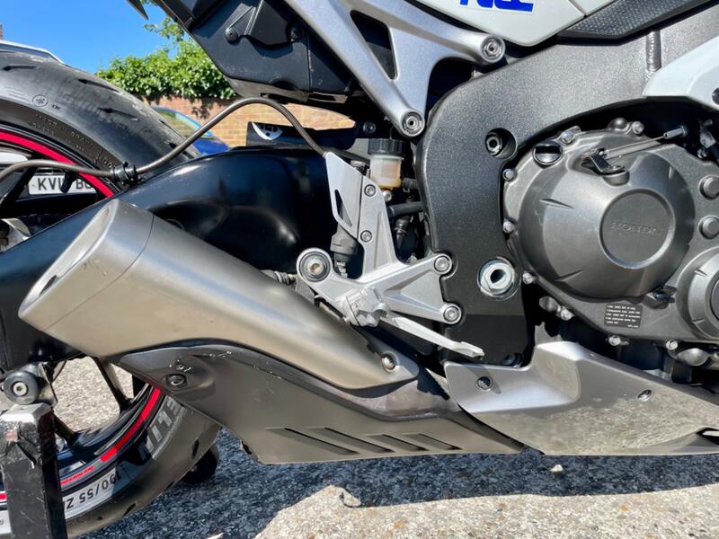 HONDA CBR1000RR Fireblade