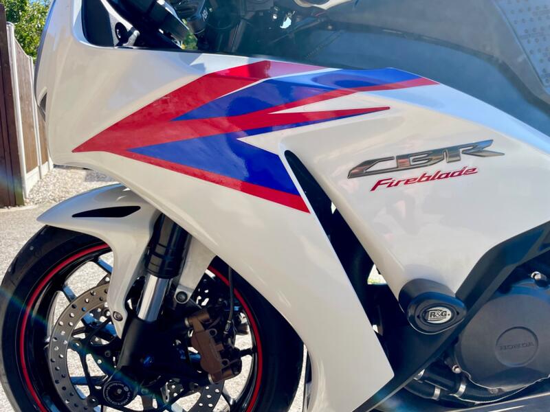 HONDA CBR1000RR Fireblade