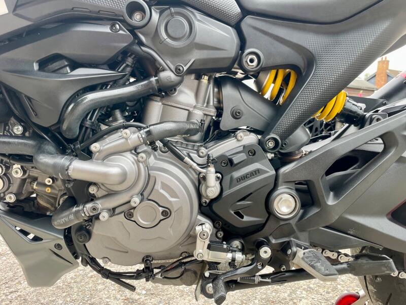DUCATI Monster