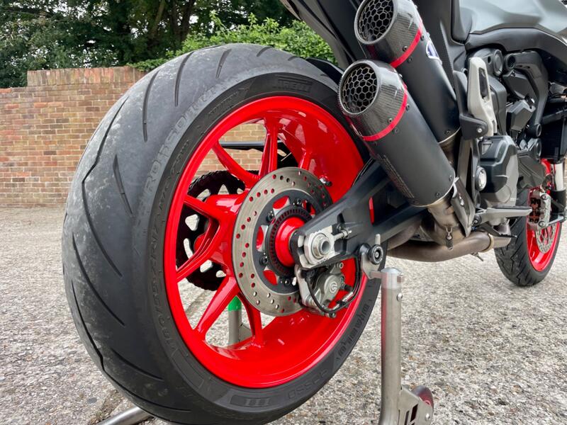 DUCATI Monster