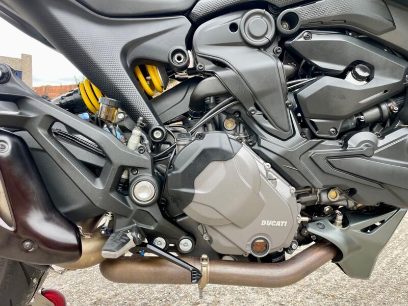 DUCATI Monster