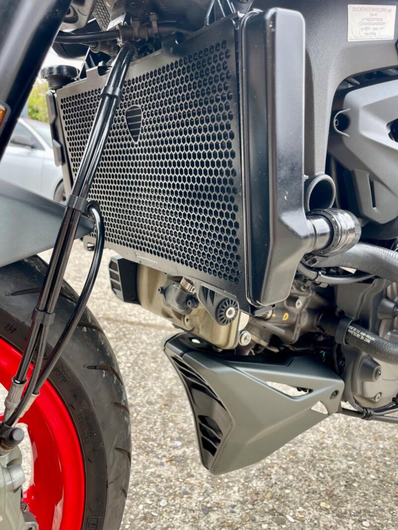 DUCATI Monster