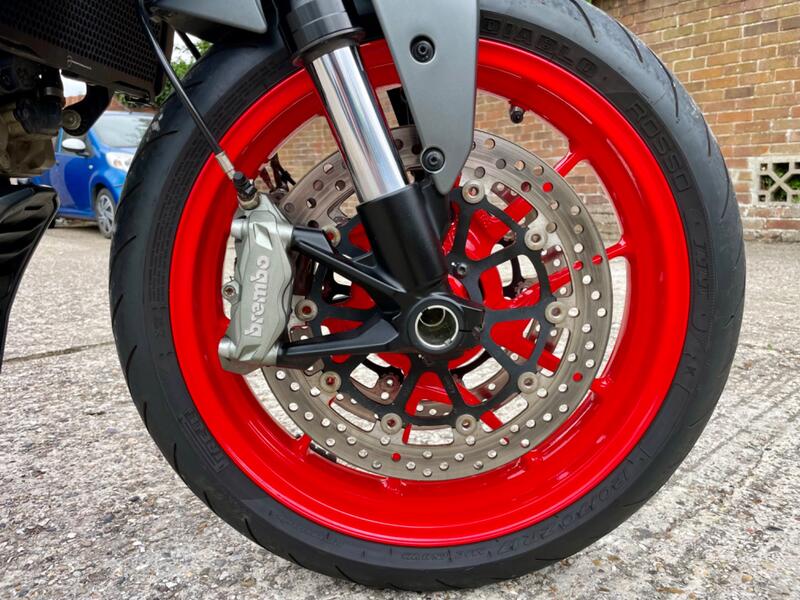 DUCATI Monster