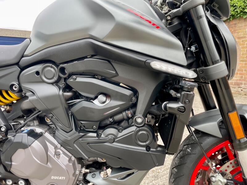 DUCATI Monster