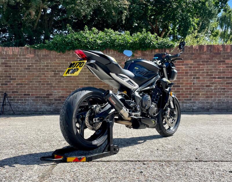 TRIUMPH STREET TRIPLE 765