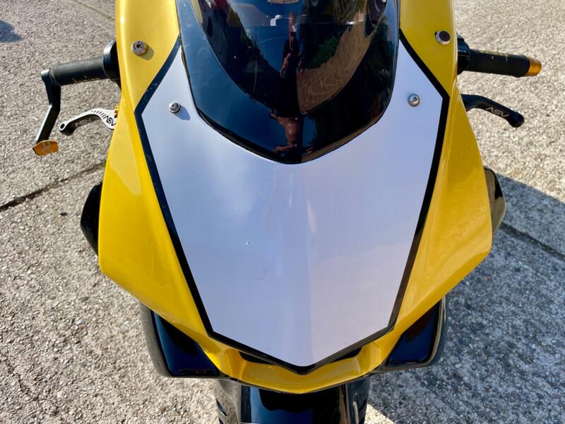 YAMAHA R1