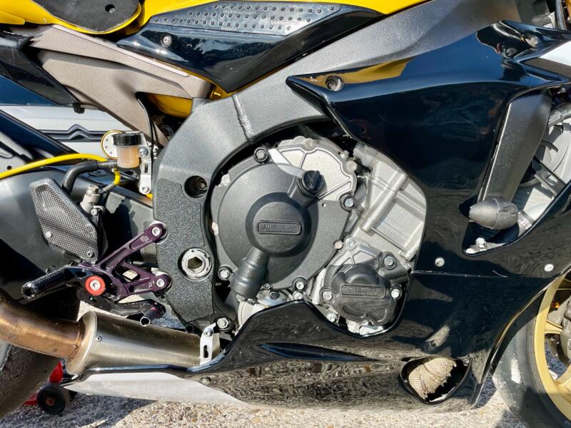 YAMAHA R1