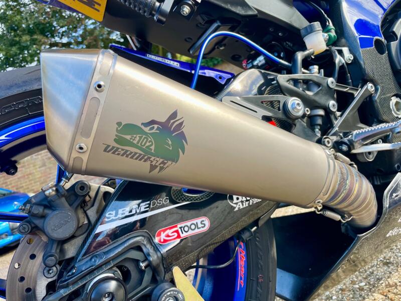 YAMAHA R1