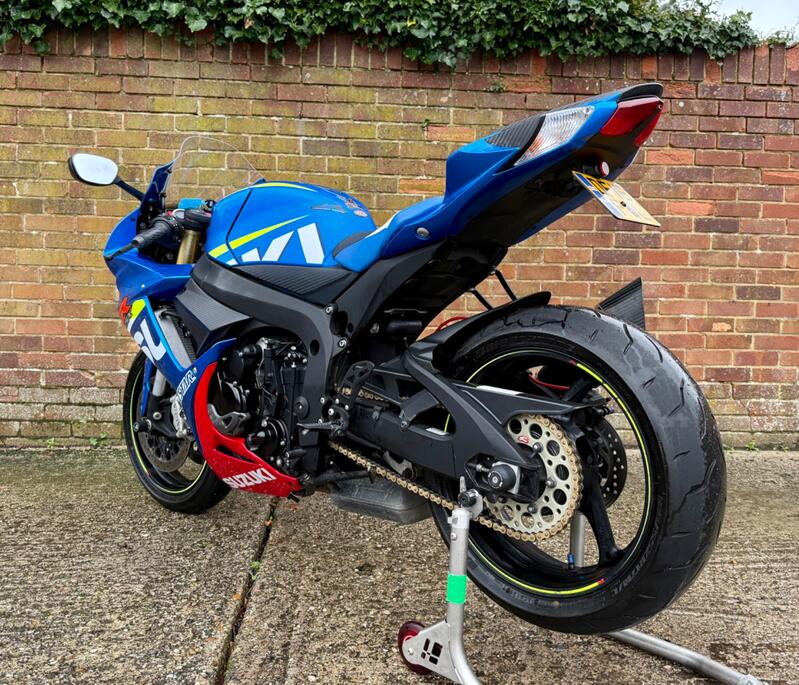 SUZUKI GSXR750