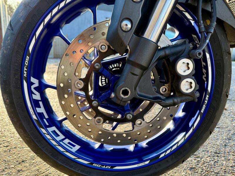 YAMAHA MT-09