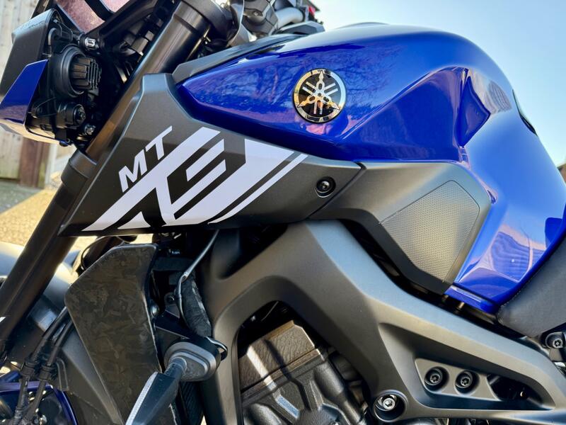 YAMAHA MT-09