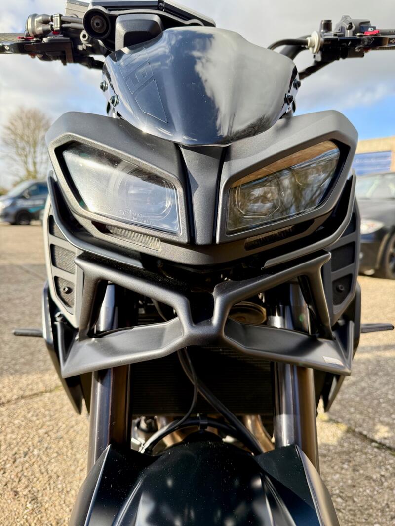 YAMAHA MT-09