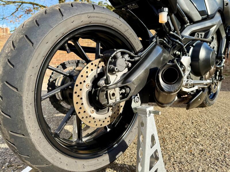 YAMAHA MT-09