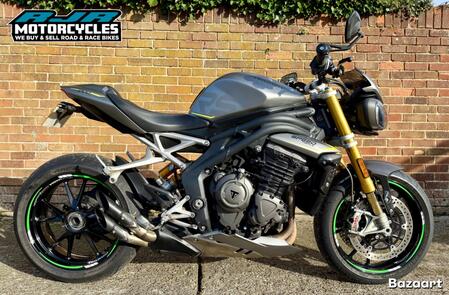 TRIUMPH SPEED TRIPLE 1200 RS