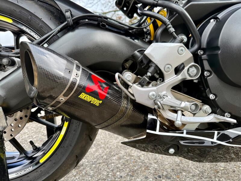 YAMAHA XSR900