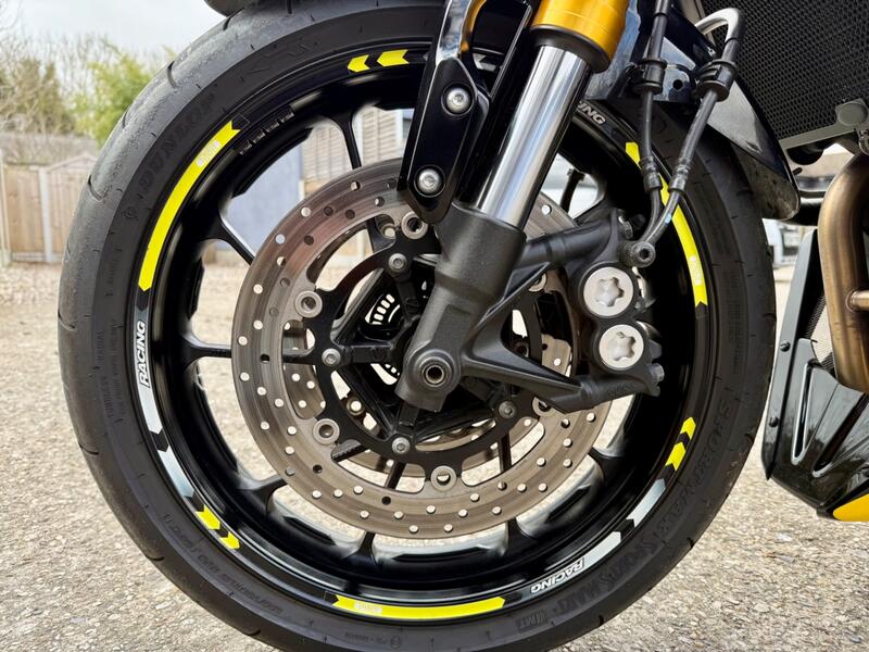 YAMAHA XSR900