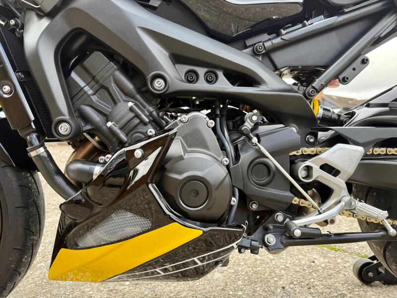 YAMAHA XSR900