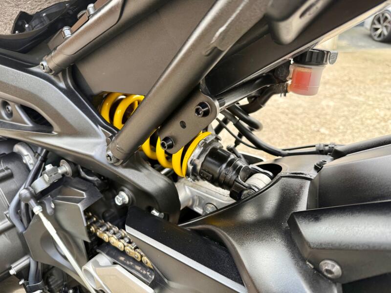 YAMAHA XSR900