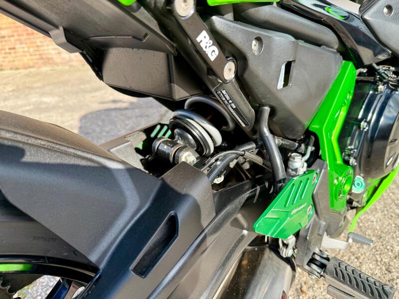 KAWASAKI Ninja 650