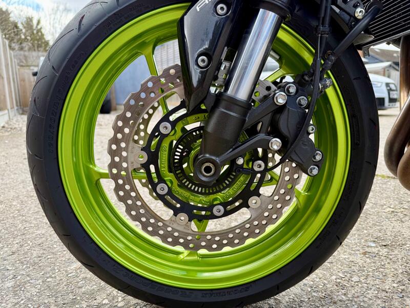 KAWASAKI Z900