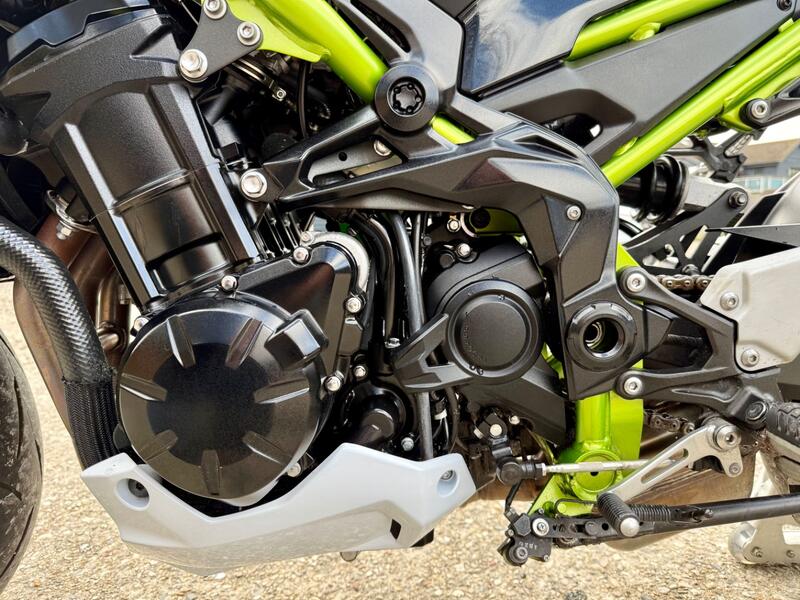 KAWASAKI Z900