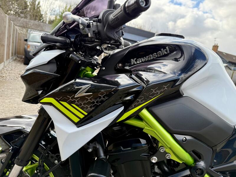 KAWASAKI Z900