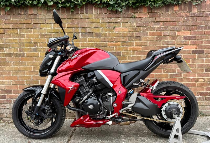 View HONDA CB1000R 
