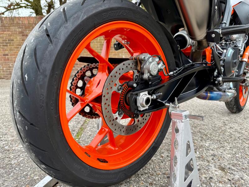 KTM 890 DUKE