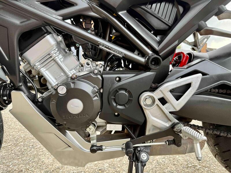 HONDA CB125R