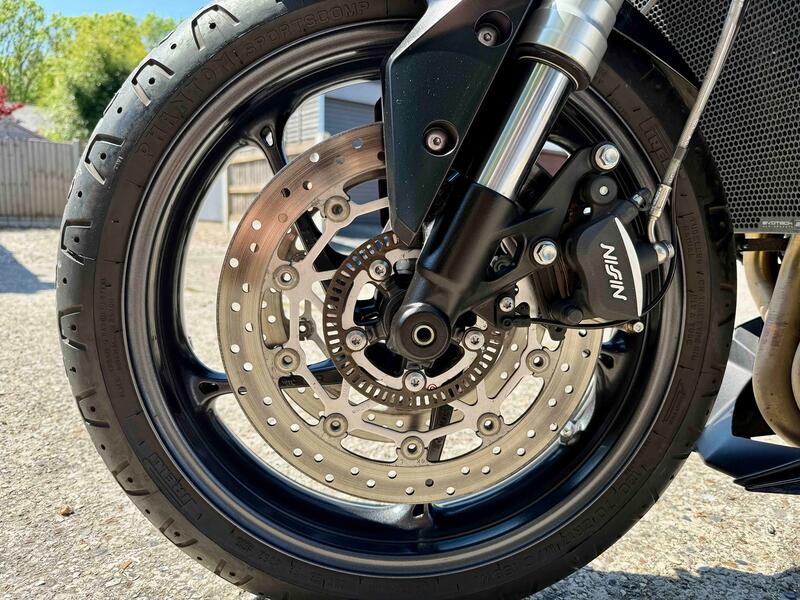 TRIUMPH STREET TRIPLE 765