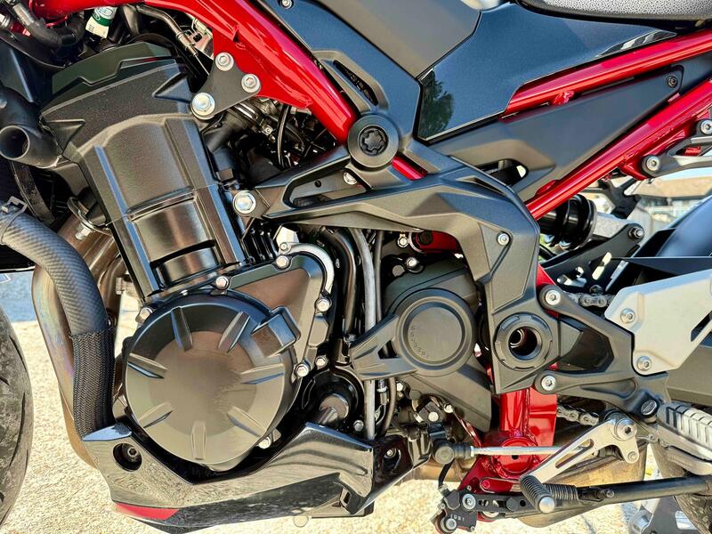 KAWASAKI Z900