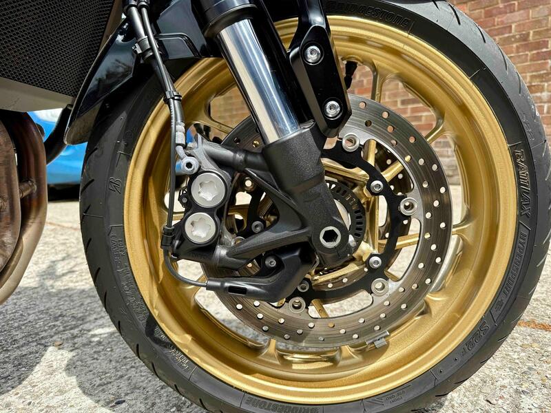 YAMAHA XSR900